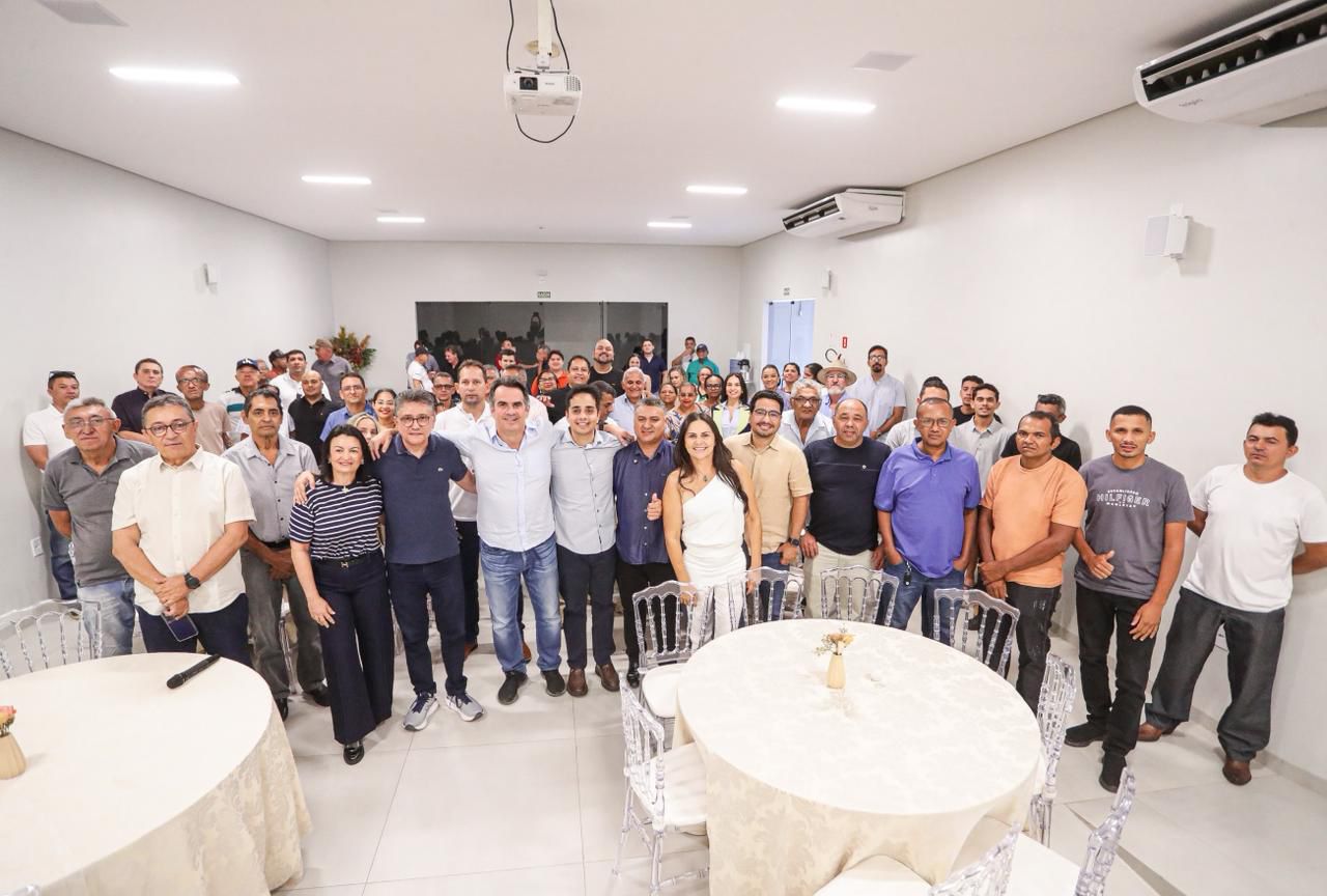 Ciro reúne apoios de situação e oposição em cidades do Piauí